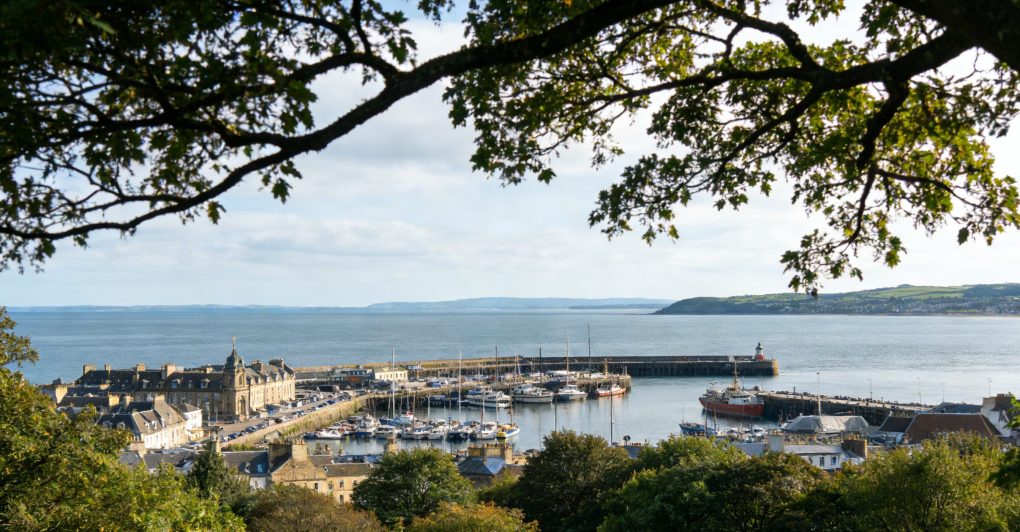 Navigating Edinburgh: A Comprehensive Transportation Guide for Global Travelers