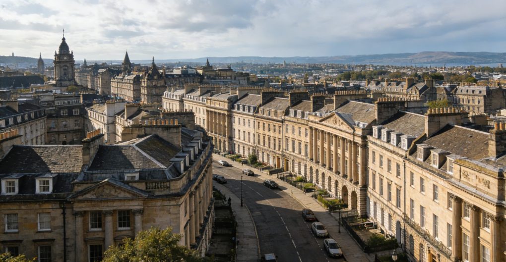 Edinburgh Accommodation Guide: From Backpackers to Royal Treatment