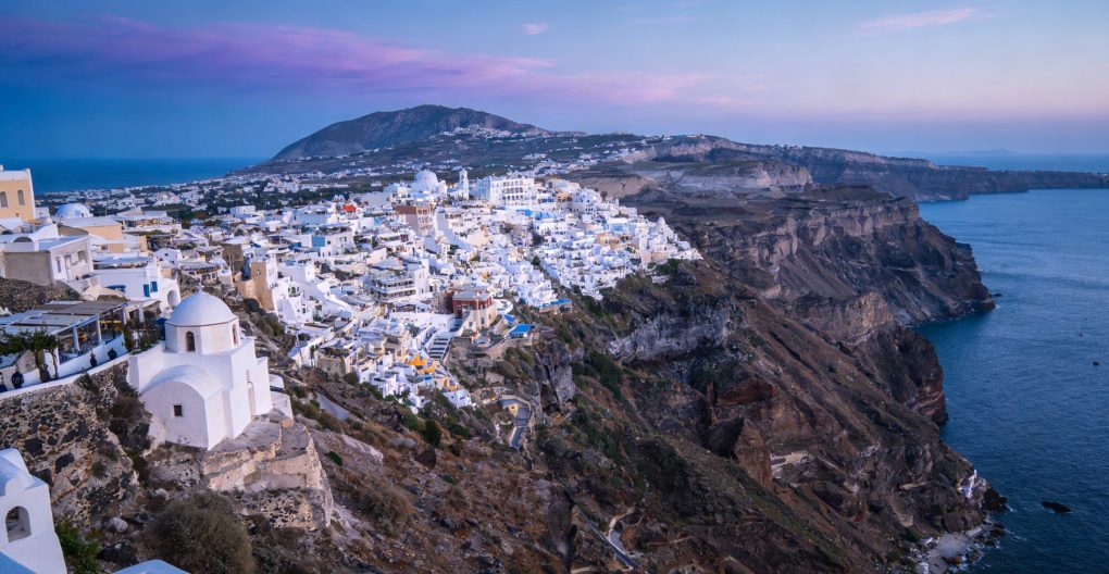 Santorini Accommodation Guide: Cheap to Luxury Stays, Local’s Insider Tips